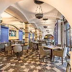 Columbia Hotel Pissouri