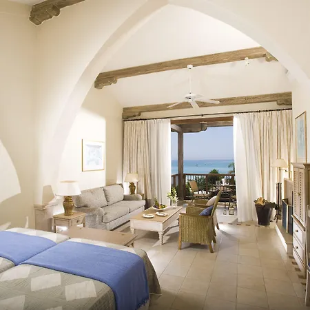 Columbia Hotel Pissouri