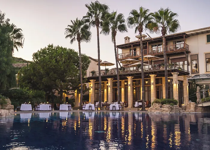 Columbia Hotel Pissouri