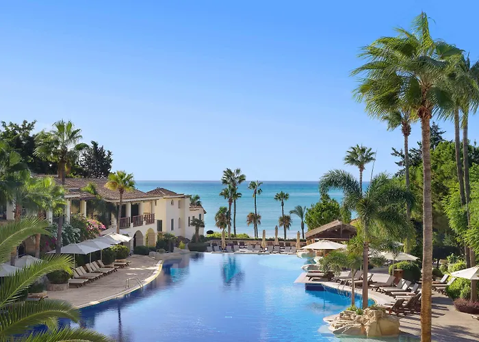 Columbia Hotel Pissouri