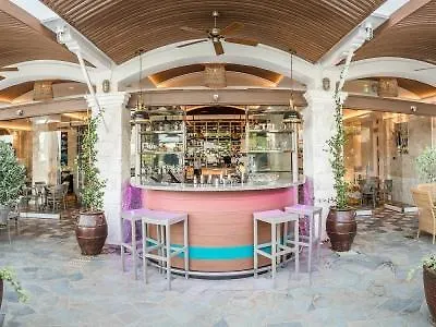 Columbia Hotel Pissoúri