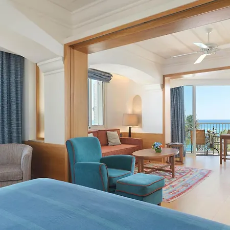 Columbia Hotel 5*