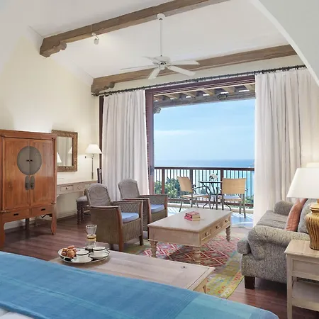 Columbia Hotel Pissouri
