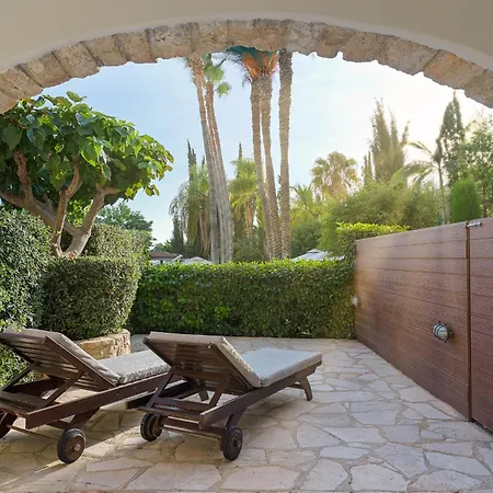Columbia Hotel Pissouri