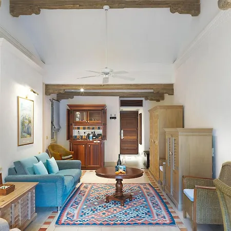 Hotel Columbia