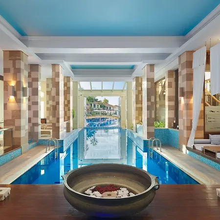 Columbia Hotel Pissouri