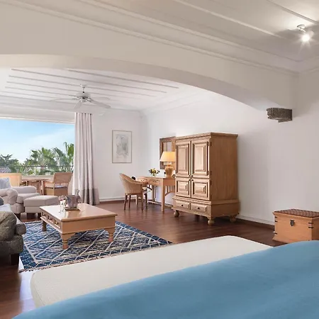 Columbia Hotel 5*