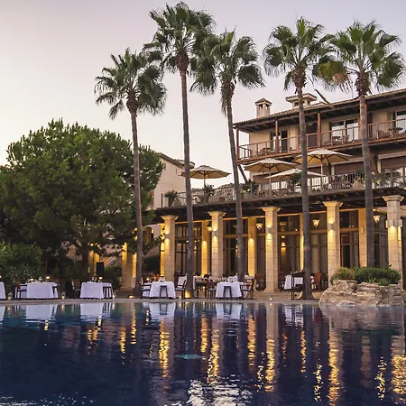 Columbia Hotel Pissouri