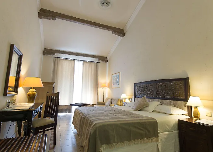 Columbia Hotel Pissouri